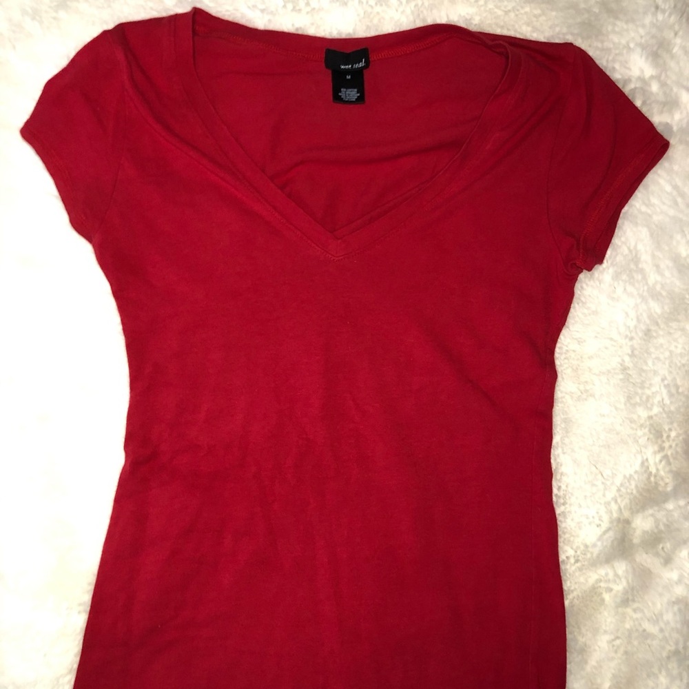 Red v neck tee